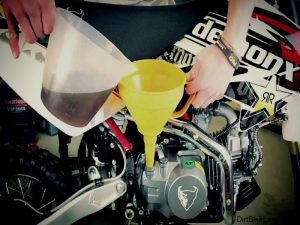 How To Mix 2 Stroke Fuel Effectively? Method Explained
