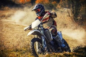 A Guide about Dirt Bike & 10 Precautions